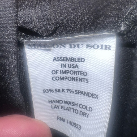 Flowy Black Silk Tank - Picture 4 of 4